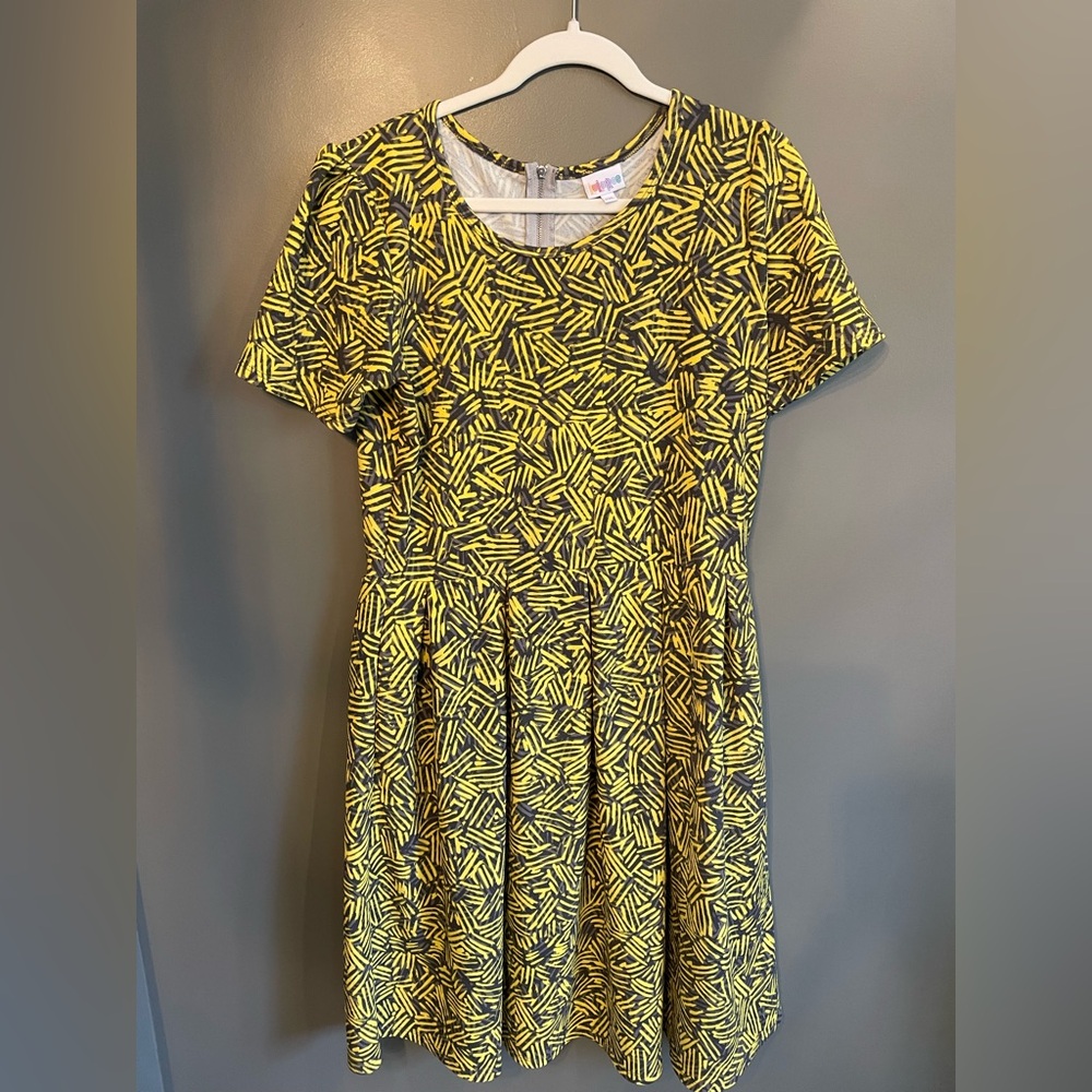 Lularoe Amelia blue and yellow knee length dress with pocket A line size 2XL XXL